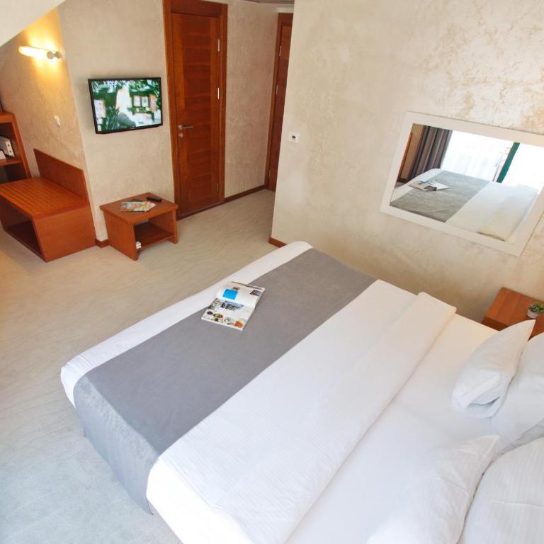 Hotel Porto In - Standardna Dvokrevetna Soba sa Bračnim Krevetom/Zasebnim Krevetima - 4