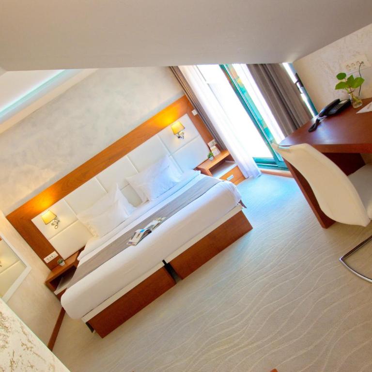 Hotel Porto In - Standardna Dvokrevetna Soba sa Bračnim Krevetom/Zasebnim Krevetima - 5