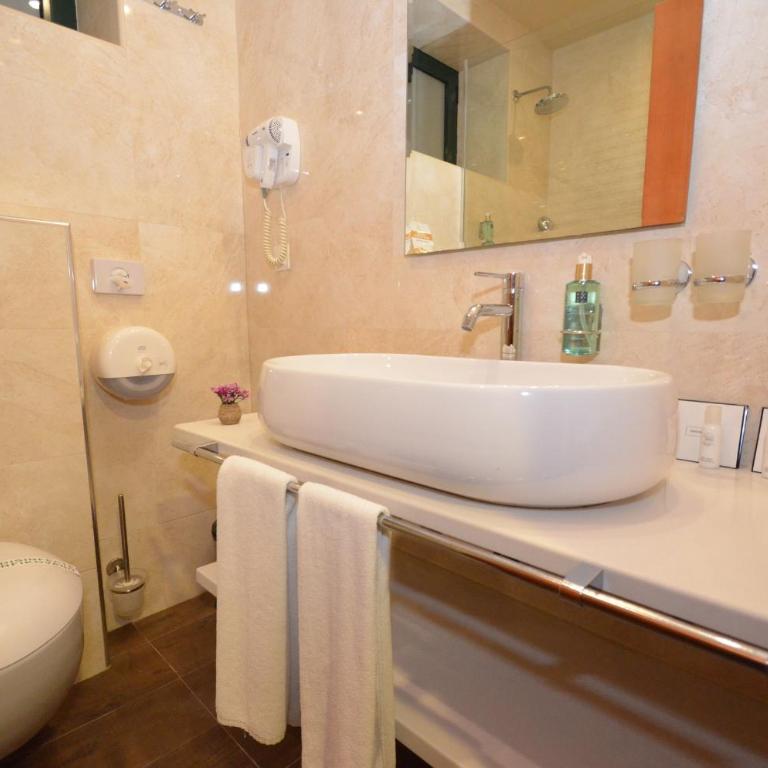 Hotel Porto In - Superior Double or Twin Room - 8