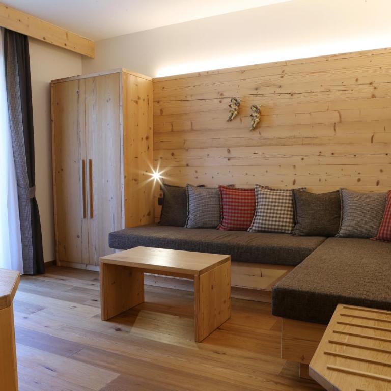 Hotel Belvedere Srl - Superior Family Room with Balcony - 1