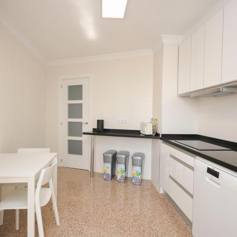 7th floor beachfront apartment with stunning views - Apartamento de 3 dormitorios - 19