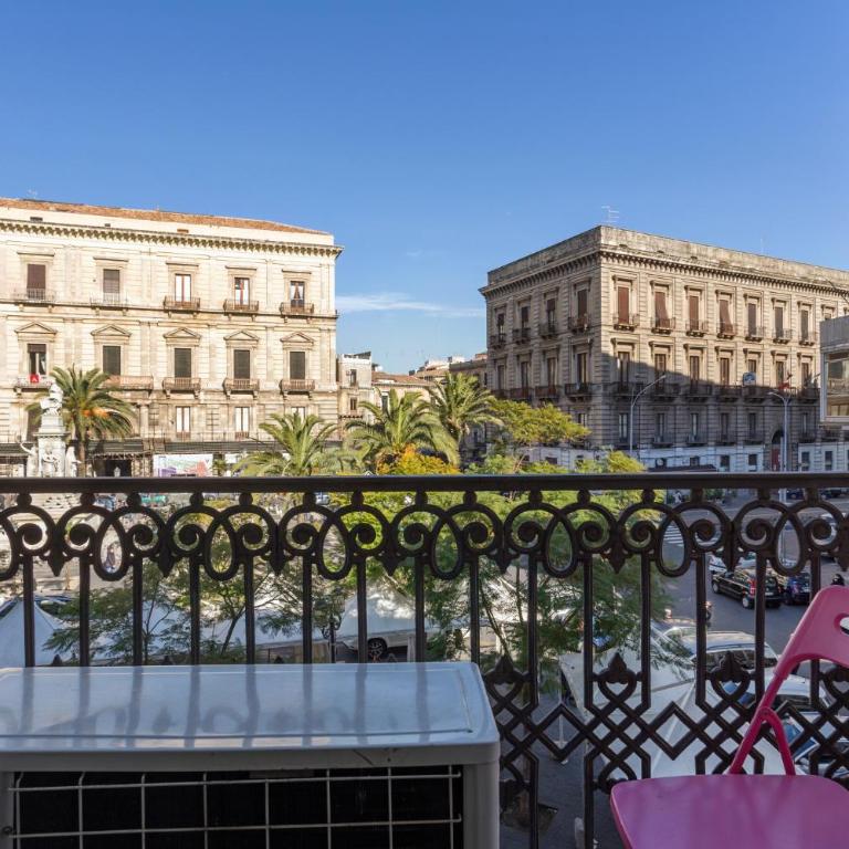 Da Gianni e Lucia Rooms with bathroom in the city center - Quadruple Room with Balcony with square View - 7