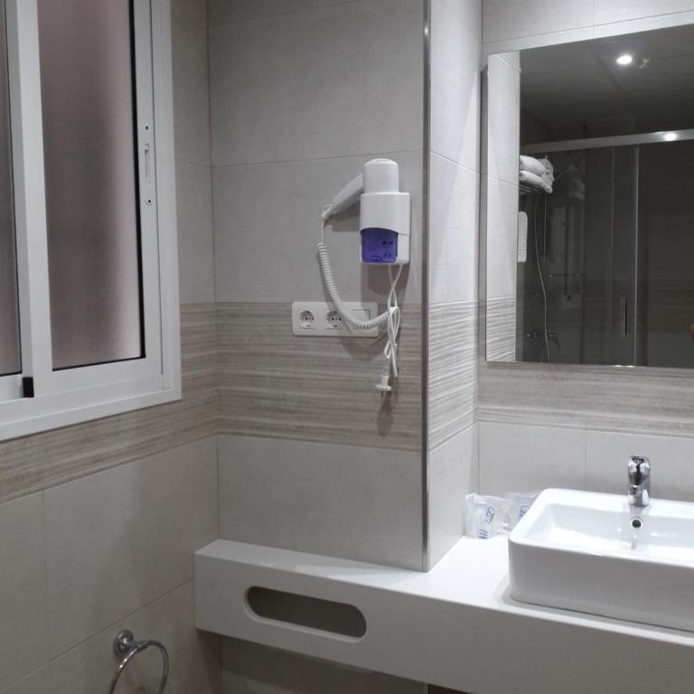 Hotel Goya - Habitación Doble Estándar - 1 o 2 camas - 5