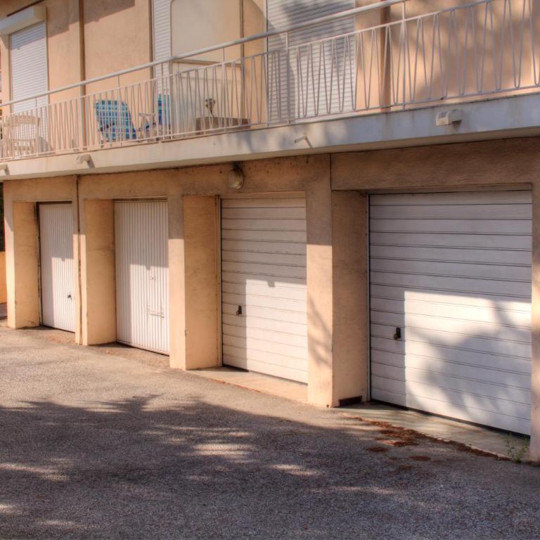 BEL APPARTEMENT PROCHE PLAGE ET CENTRE VILLE - Appartement 2 Chambres - 31
