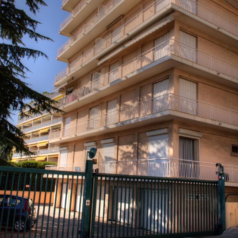 BEL APPARTEMENT PROCHE PLAGE ET CENTRE VILLE - Appartement 2 Chambres - 30