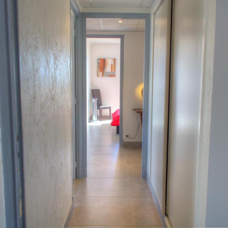 BEL APPARTEMENT PROCHE PLAGE ET CENTRE VILLE - Appartement 2 Chambres - 28