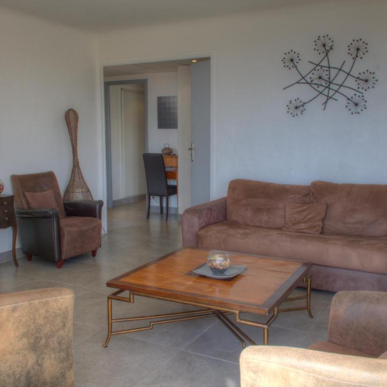 BEL APPARTEMENT PROCHE PLAGE ET CENTRE VILLE - Appartement 2 Chambres - 7