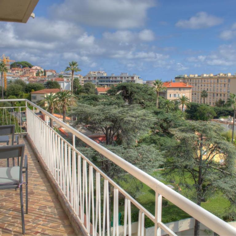 BEL APPARTEMENT PROCHE PLAGE ET CENTRE VILLE - Appartement 2 Chambres - 2