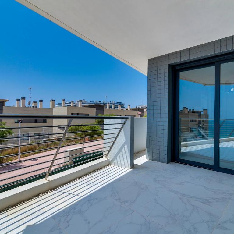 INFINITY SUNNY VIEW Deluxe - Three-Bedroom Apartment - 35