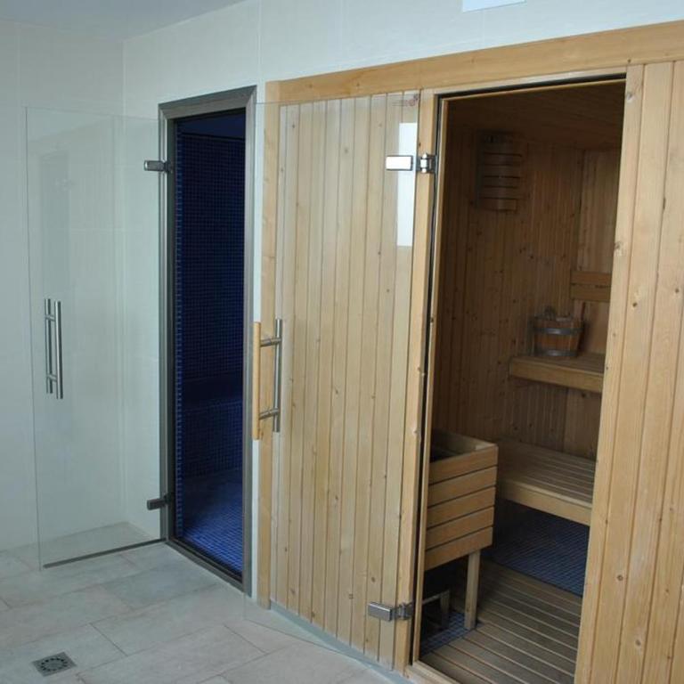 INFINITY SUNNY VIEW Deluxe - Three-Bedroom Apartment - 18
