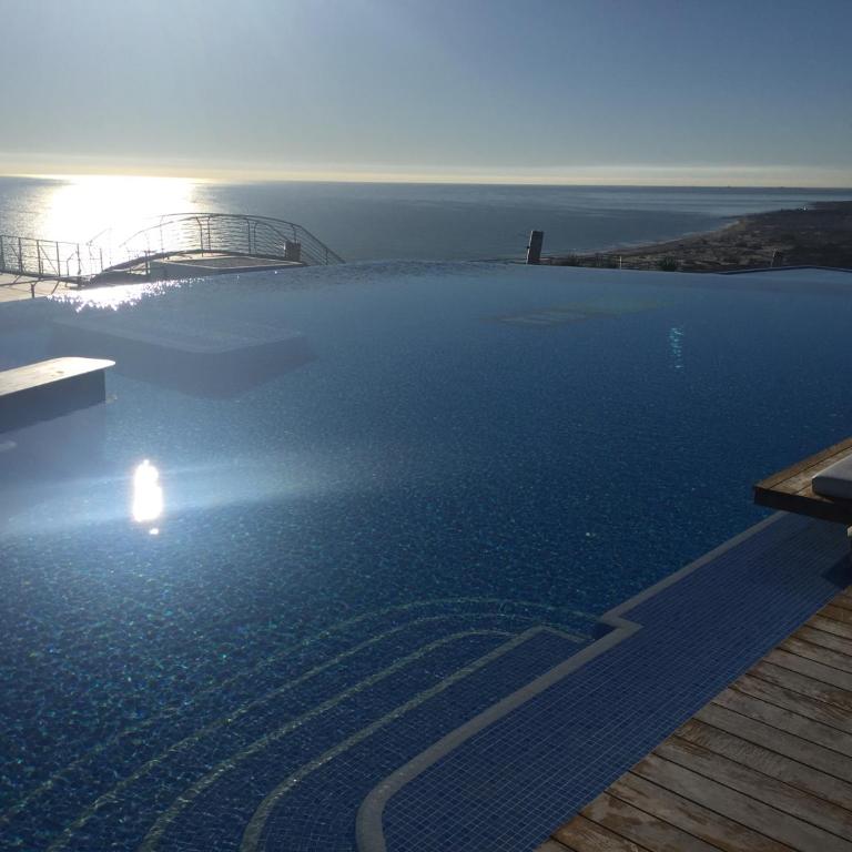 INFINITY SUNNY VIEW Deluxe - Three-Bedroom Apartment - 16