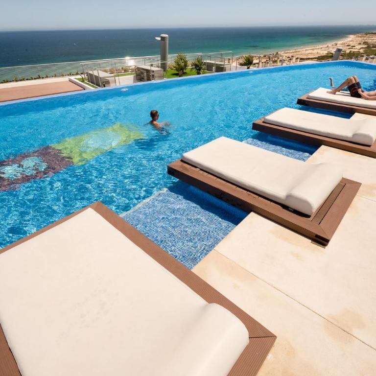 INFINITY SUNNY VIEW Deluxe - Three-Bedroom Apartment - 9
