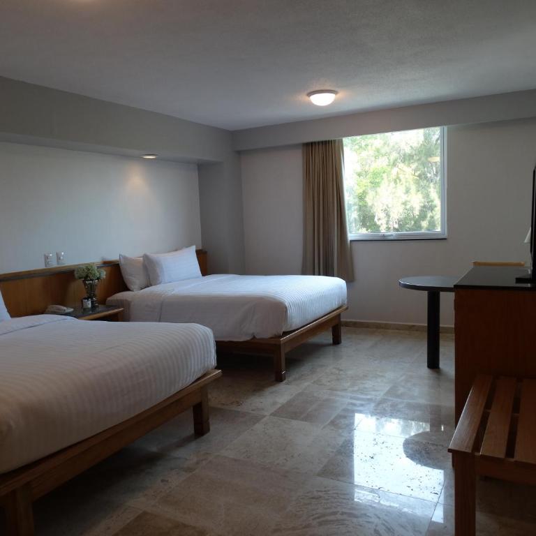 Hotel Amberes - Double Room with Two Double Beds - 4