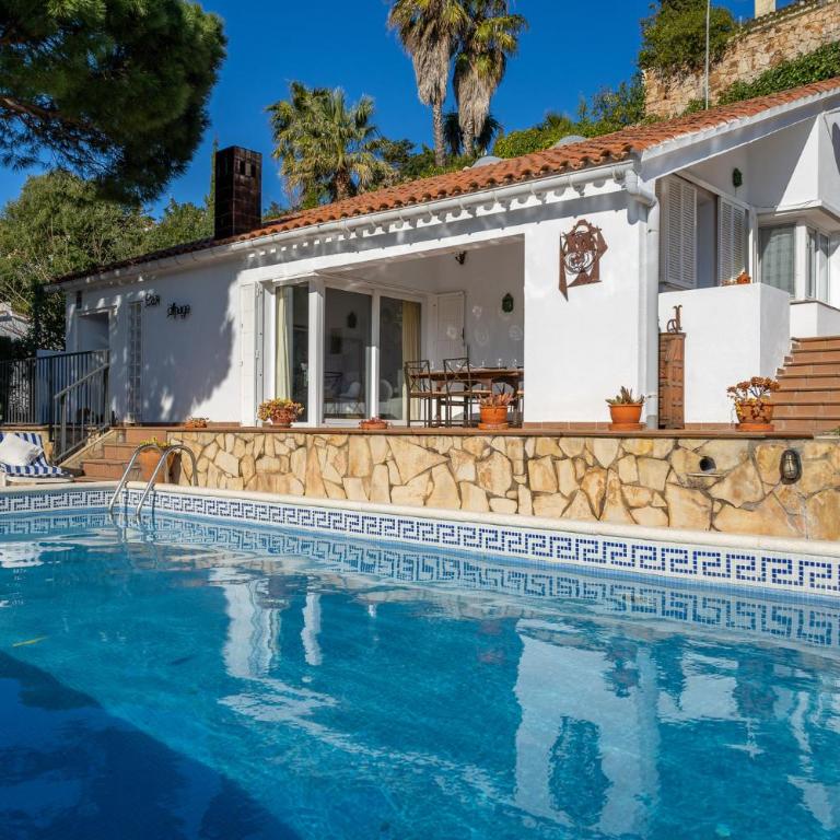 Villa Alpago Piscina Privada Vistas Mar Aire Acondicionado - Casa de 3 dormitorios - 3