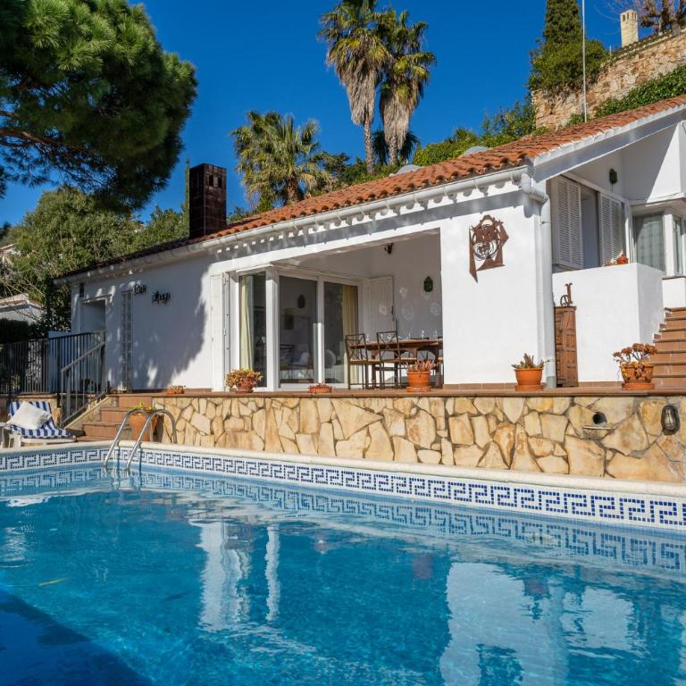 Villa Alpago Piscina Privada Vistas Mar Aire Acondicionado - Casa de 3 dormitorios - 17