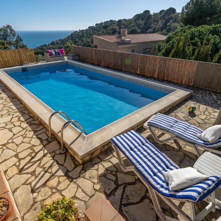Villa Alpago Piscina Privada Vistas Mar Aire Acondicionado - Casa de 3 dormitorios - 2