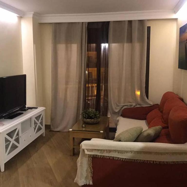 Coqueto apartamento en Puerto Marina con piscina - Two-Bedroom Apartment - 3