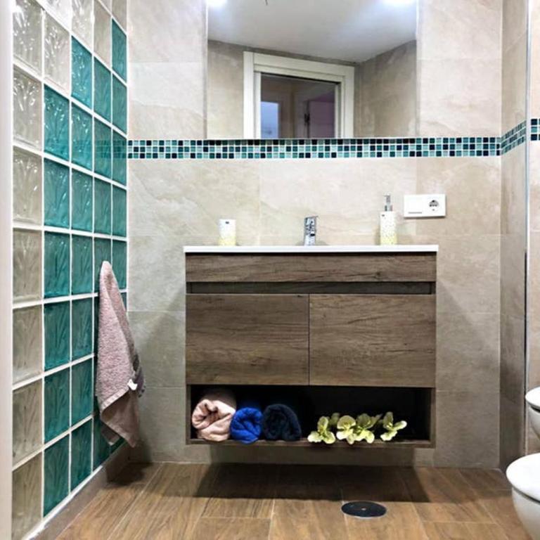 Coqueto apartamento en Puerto Marina con piscina - Two-Bedroom Apartment - 22
