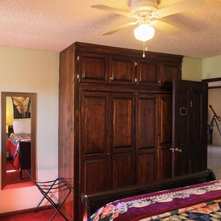 Playa Hermosa Inn at the beach - Queen Room - 5