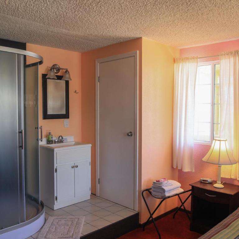 Playa Hermosa Inn at the beach - Queen Room with Sea View - 5