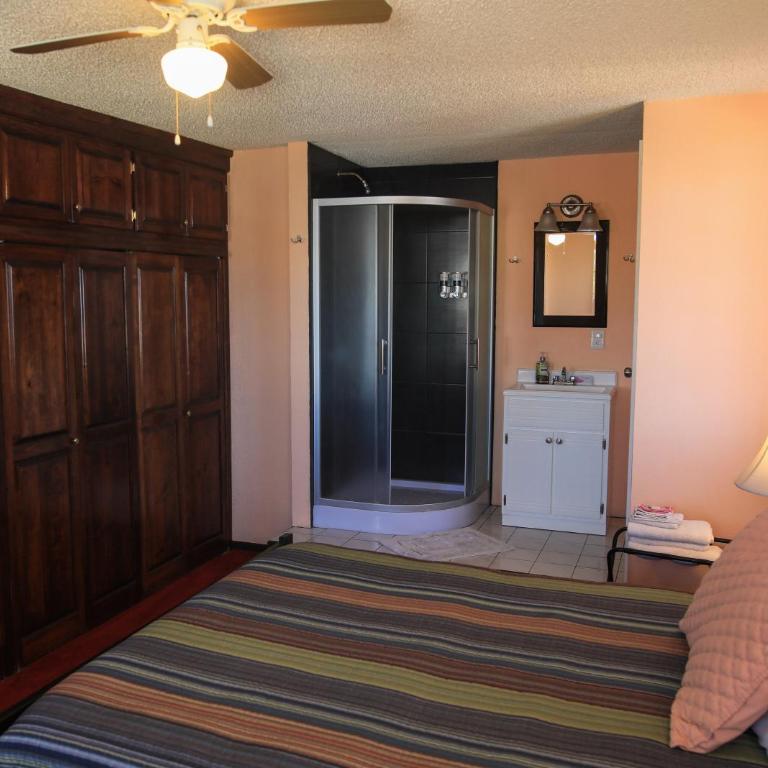 Playa Hermosa Inn at the beach - Queen Room with Sea View - 8