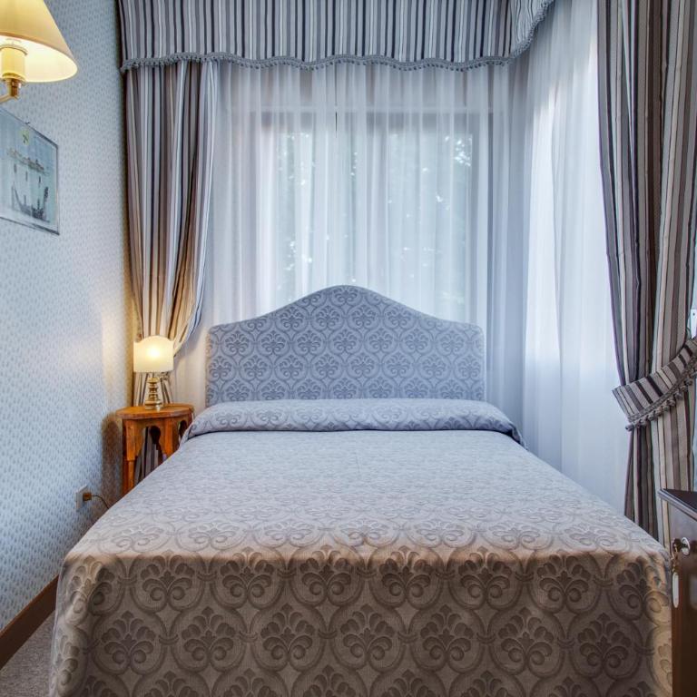 Hotel La Meridiana - Camera Matrimoniale - 6