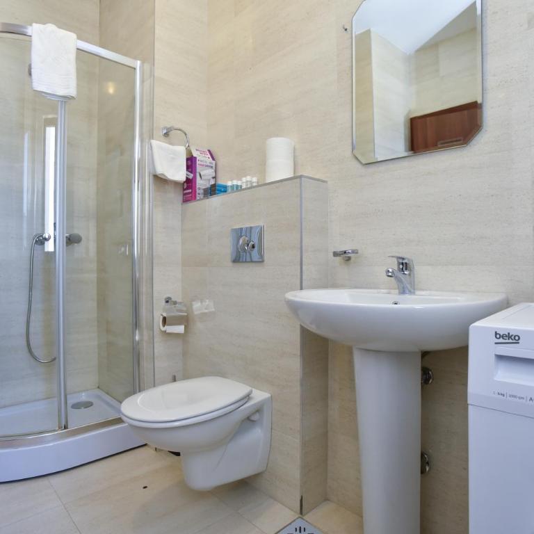 BARBETA Accommodation - Deluxe Two-Bedroom Apartment with Terrace and Sea View - 18