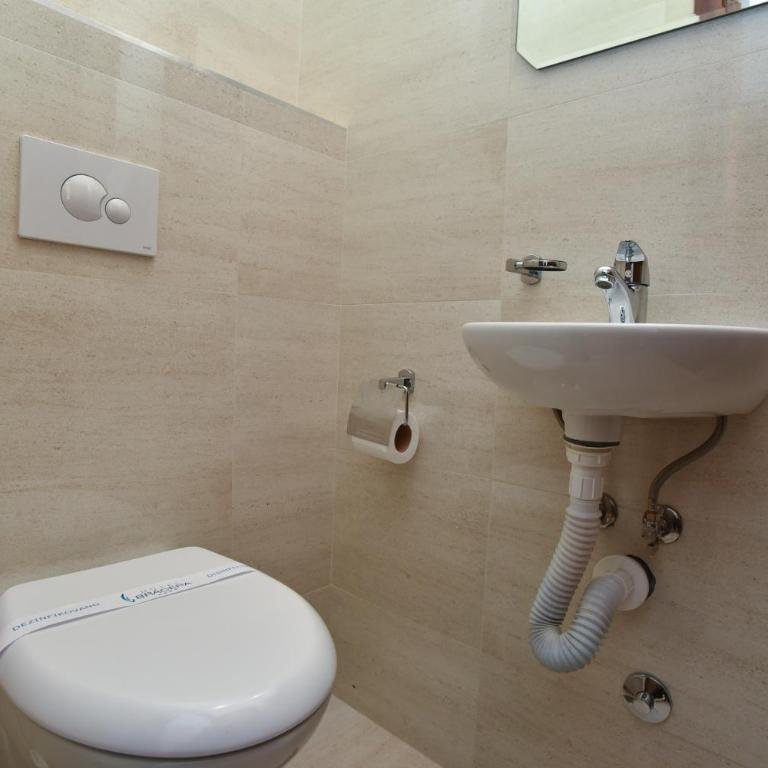 BARBETA Accommodation - Deluxe Two-Bedroom Apartment with Terrace and Sea View - 19