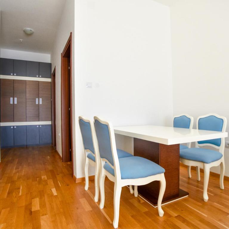 BARBETA Accommodation - Deluxe Two-Bedroom Apartment with Terrace and Sea View - 6