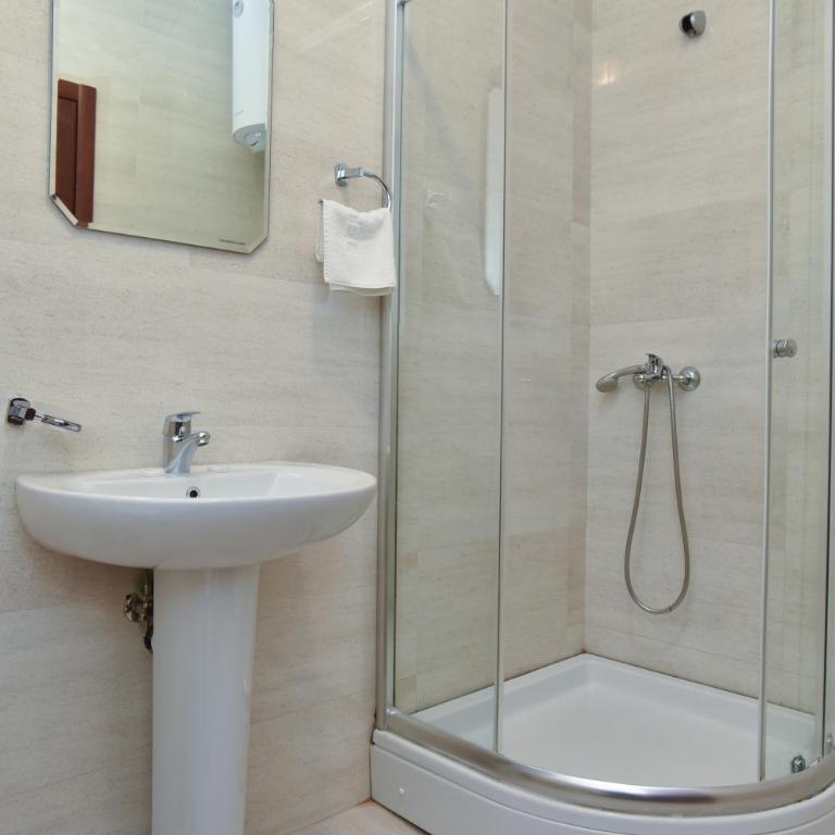 BARBETA Accommodation - Comfort Quadruple Room without Balcony - 15