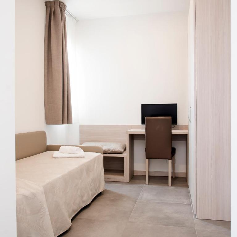 Hotel Solemare - Frontemare - 3 Stelle Superior - Deluxe Triple Room with Balcony and Lateral Sea View - 5