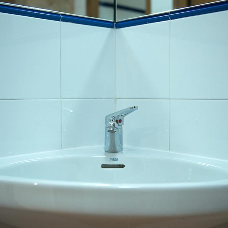 Crux Albergue - Habitación Cuádruple con baño privado - 2