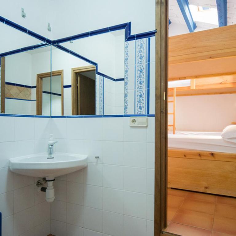 Crux Albergue - Habitación Cuádruple con baño privado - 8