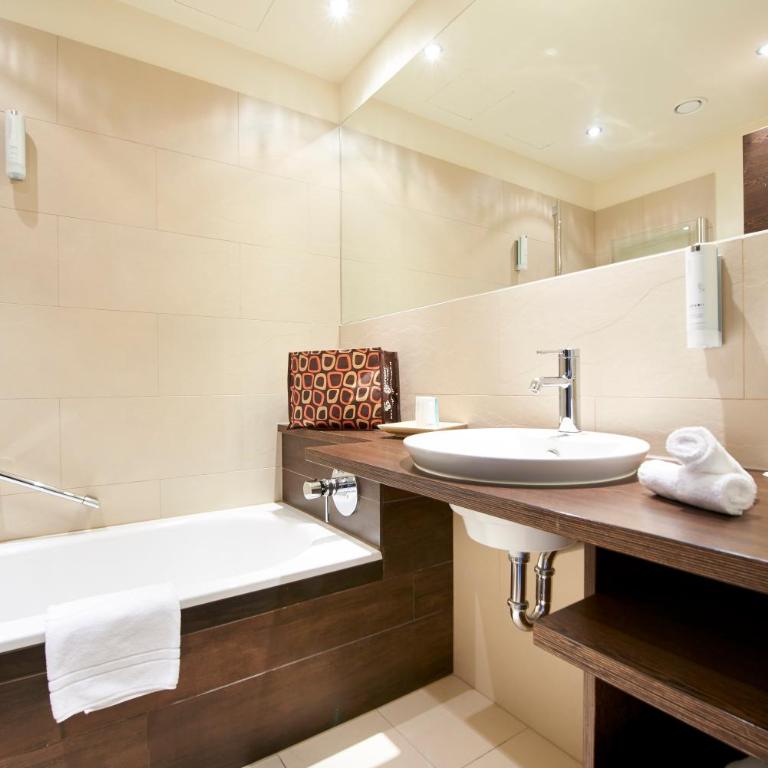 Parkhotel Pörtschach - Das Hotelresort mit Insellage am Wörthersee - Premium Doppelzimmer - 4