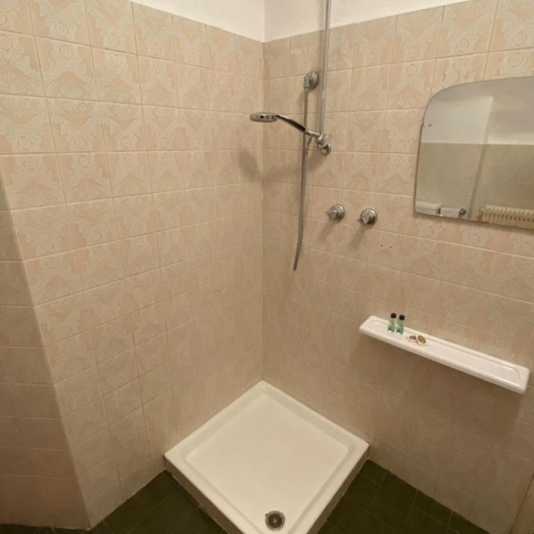 Gasthof Albergo Ressmair - Camera Tripla Economy con Bagno in Comune - 12
