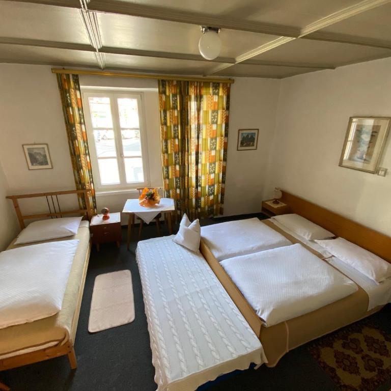 Gasthof Albergo Ressmair - Camera Tripla Economy con Bagno in Comune - 1