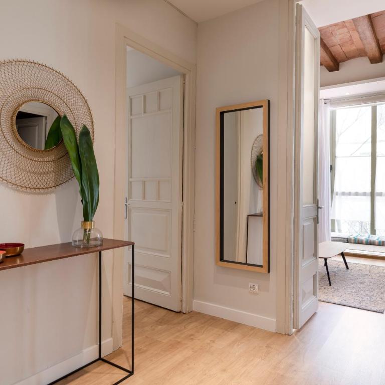 Aspasios Urquinaona Apartments - Two-Bedroom Apartment (2-4 Adults) - 9