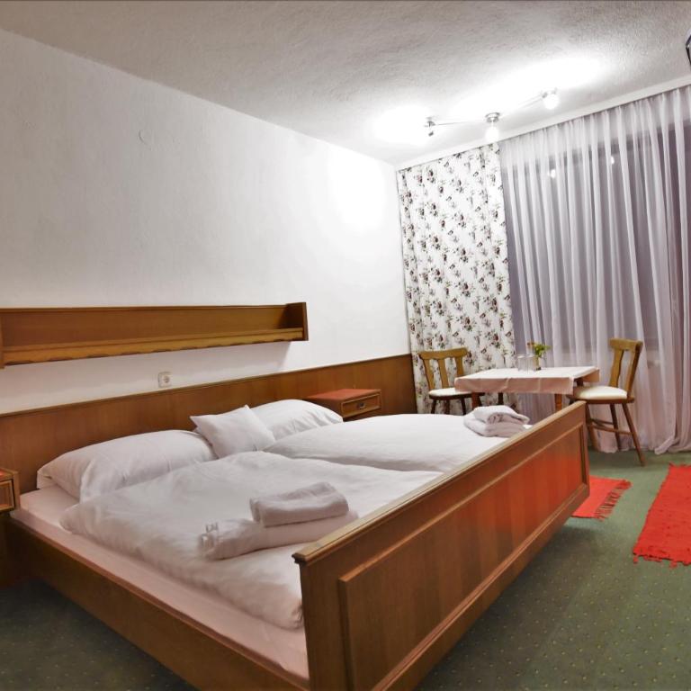 Hotel Vanda - Economy Dreibettzimmer - 1