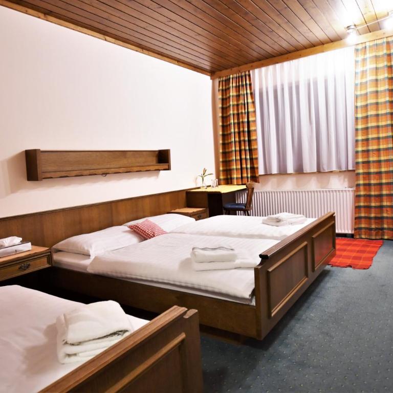 Hotel Vanda - Economy Dreibettzimmer - 2