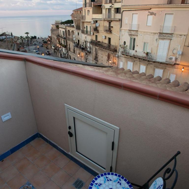 Residenza Donna Giovanna - Executive Suite with Sea View - 16