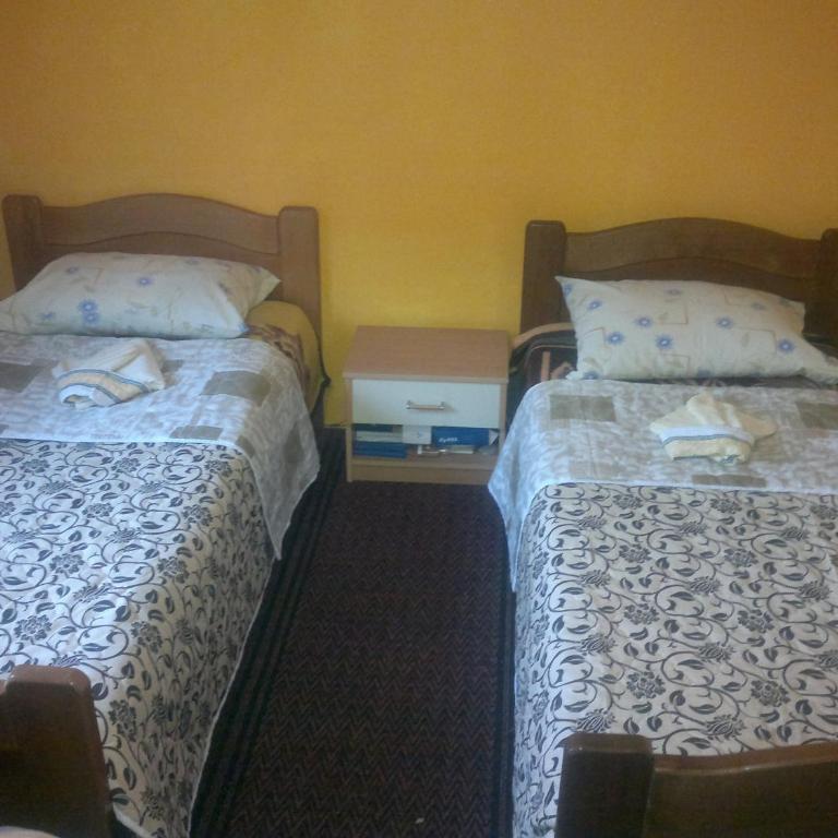 Guest House Kavedžić - Dvokrevetna Soba sa Bračnim Krevetom/Zasebnim Krevetima i Zajedničkim Kupatilom - 1