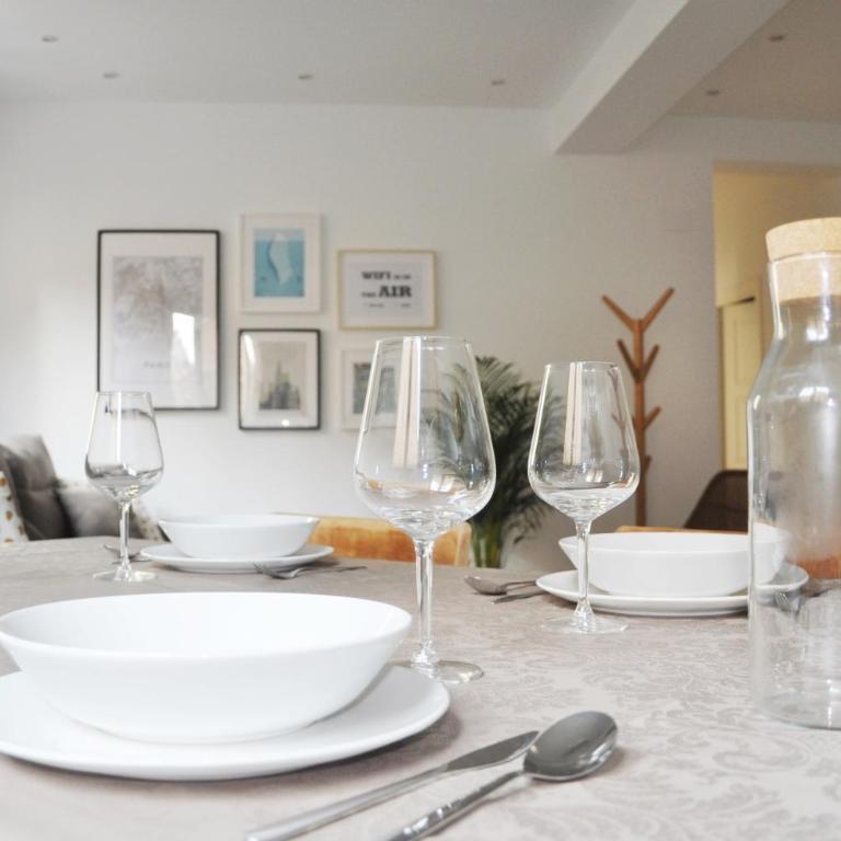 MODERN LOVELY HOUSE GUGGENHEIM - Two-Bedroom Apartment - 9