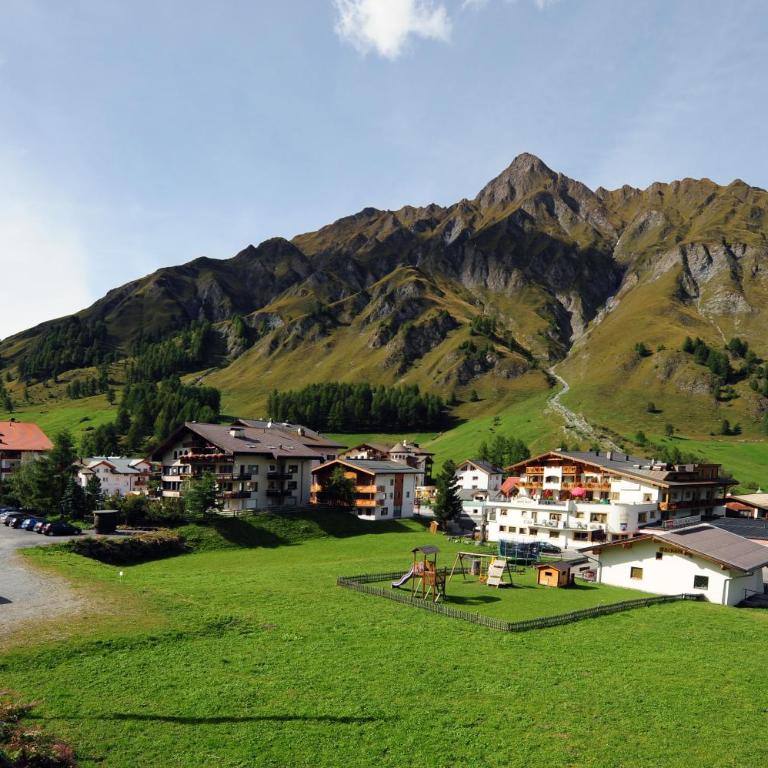 Alpin Sporthotel Bündnerhof - Superior Doppelzimmer mit Nord-Balkon - 3