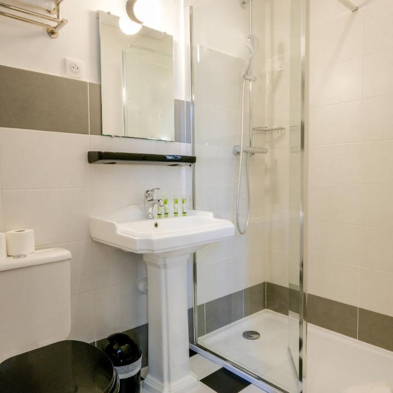 Hôtel de France, un hôtel AMMI - Petite Chambre Double Standard - 3
