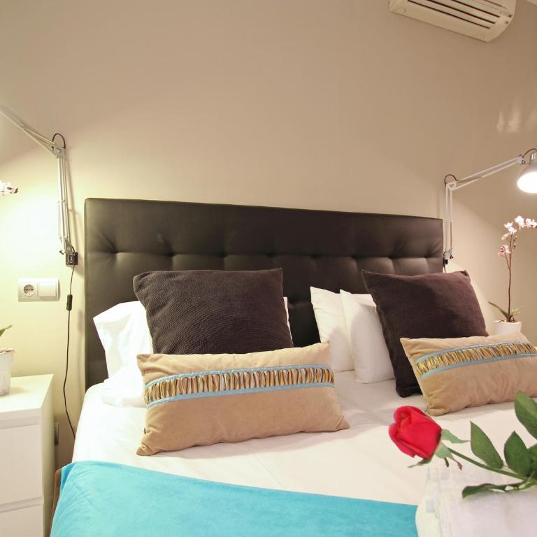 Colom Apartment 3BR with Balcony & Port Vell Views - Three-Bedroom Apartment - 23