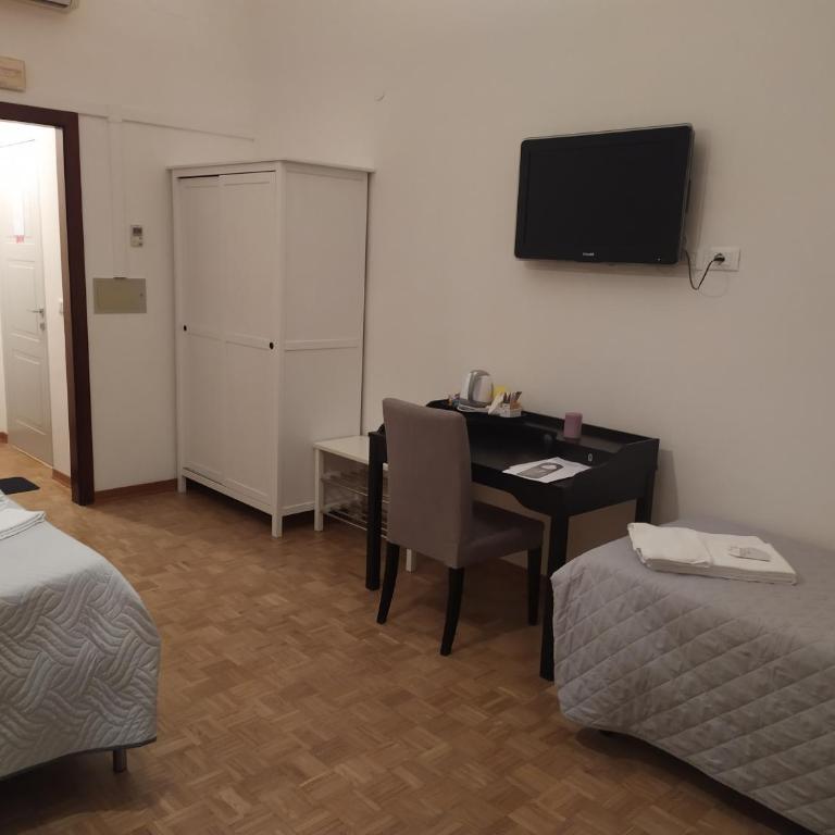 Affittacamere Iris - Camera Tripla con Bagno Privato - 5