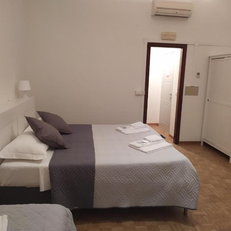 Affittacamere Iris - Camera Tripla con Bagno Privato - 3