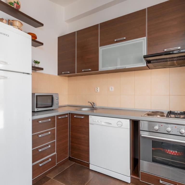 Apartments Pajovic - Three-Bedroom Apartment with Sea View - 9