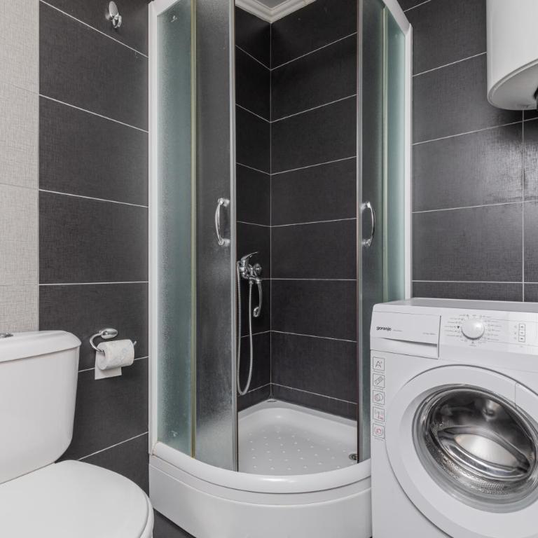 Apartments Pajovic - Three-Bedroom Apartment with Sea View - 12