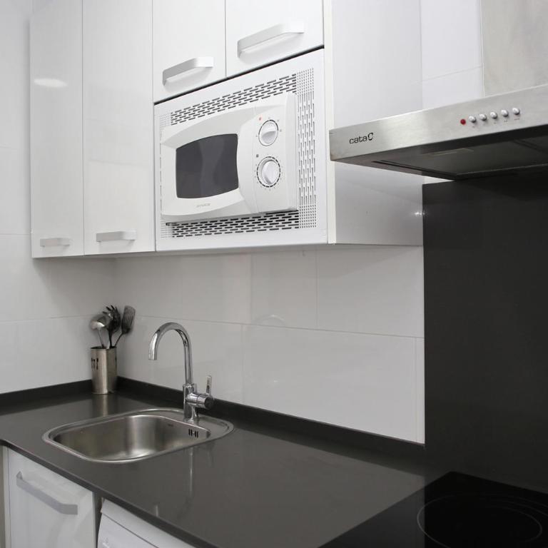 AT076 Planta baja en 1ra línea del paseo marítimo - Apartamento de 3 dormitorios - 20